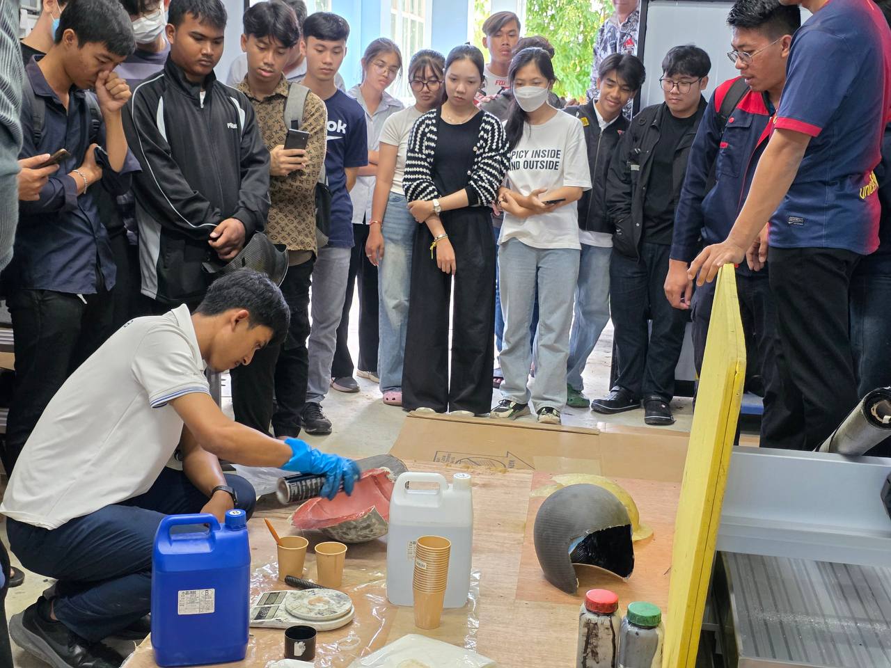Workshop on “Carbon Fiber and Fiberglass: From Processing to Hands-On Practice”